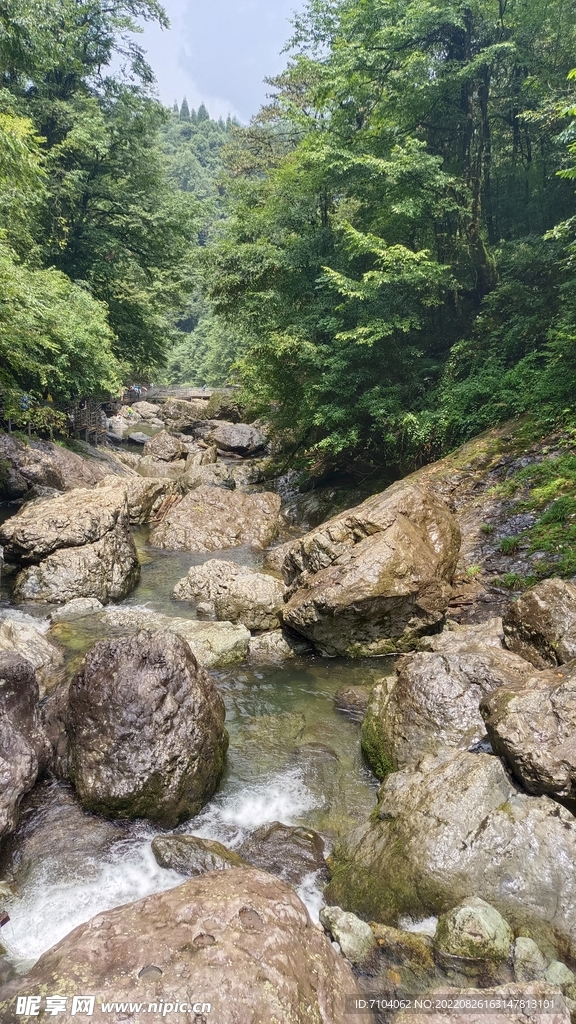 龙苍沟叠翠溪景区