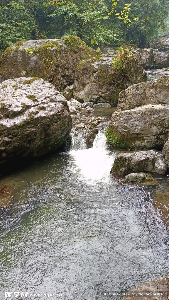 龙苍沟叠翠溪景区