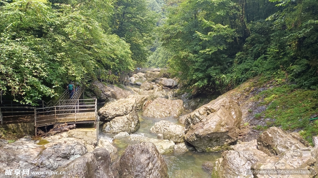 龙苍沟叠翠溪景区