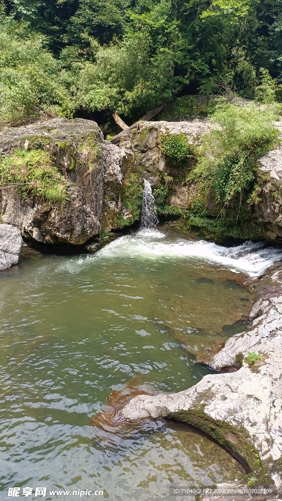 龙苍沟叠翠溪景区