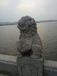 桥上石狮子