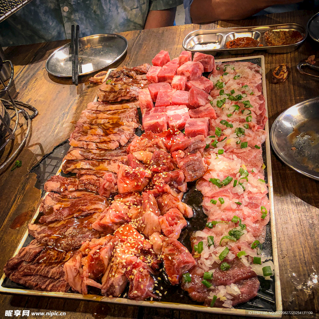 餐饮