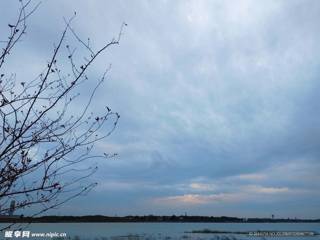 湖边湿地晚霞彩云