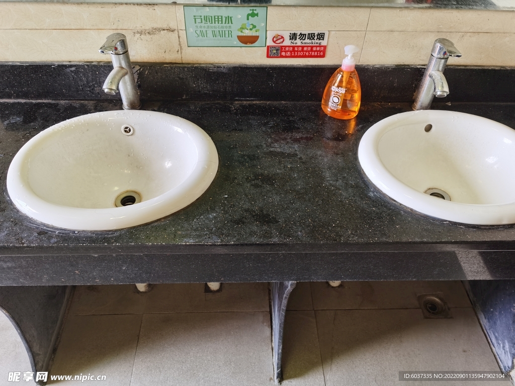 洗手间洗手盆公益广告节约用水