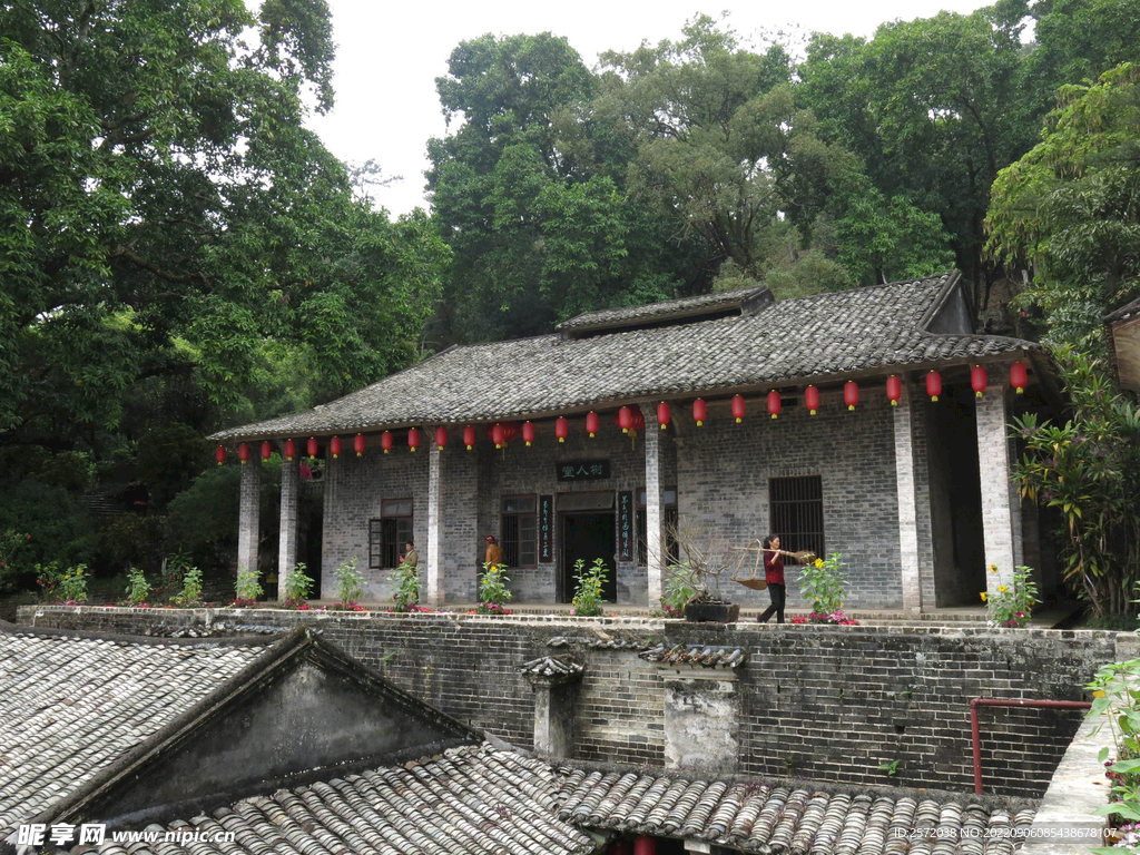 陆川谢鲁山庄