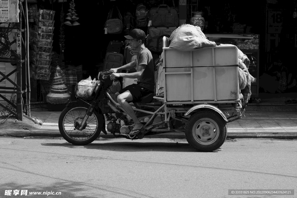 摩托车