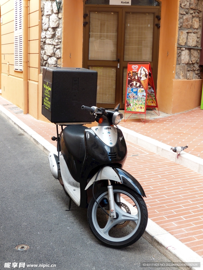 摩托车