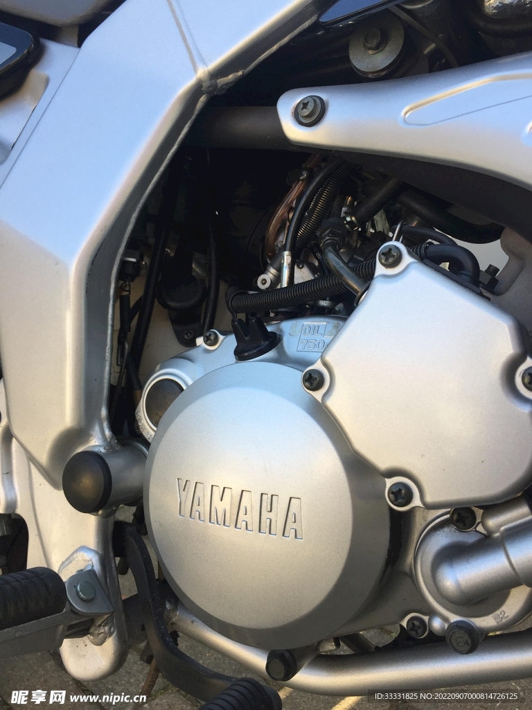 摩托车