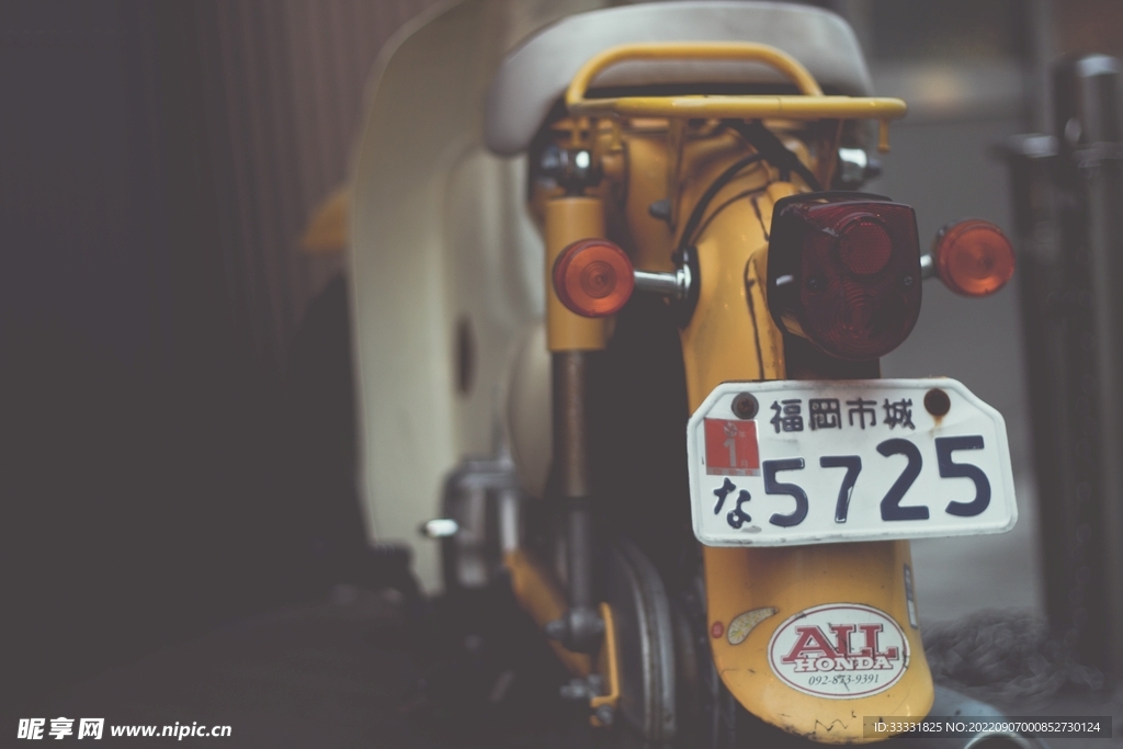 摩托车