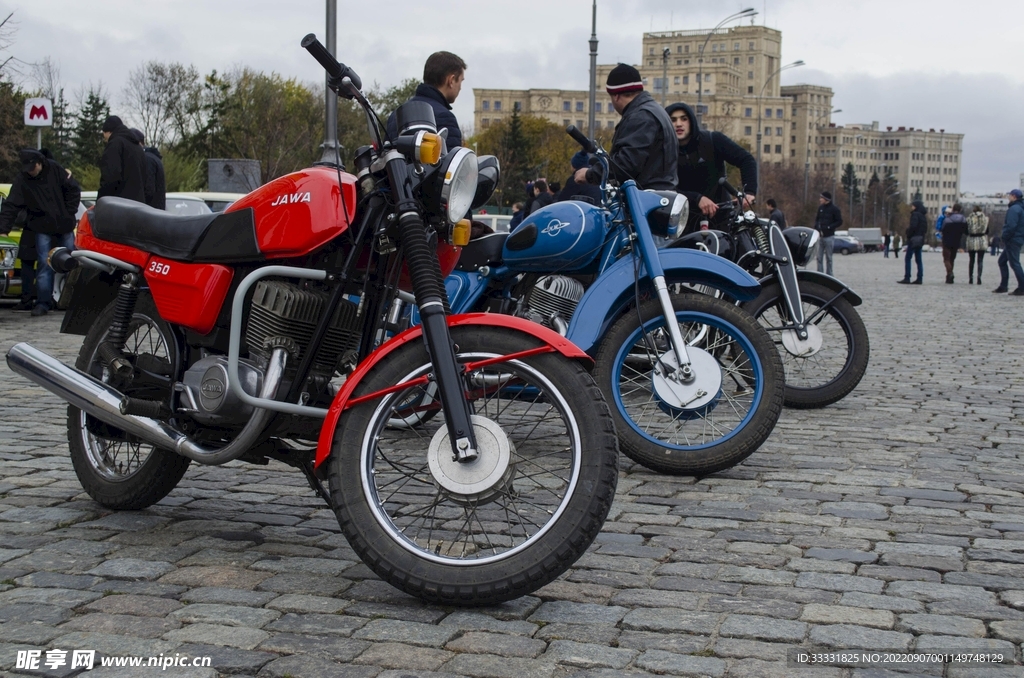 摩托车