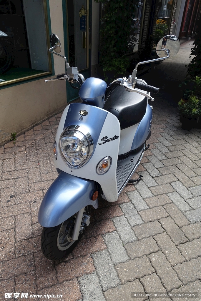摩托车