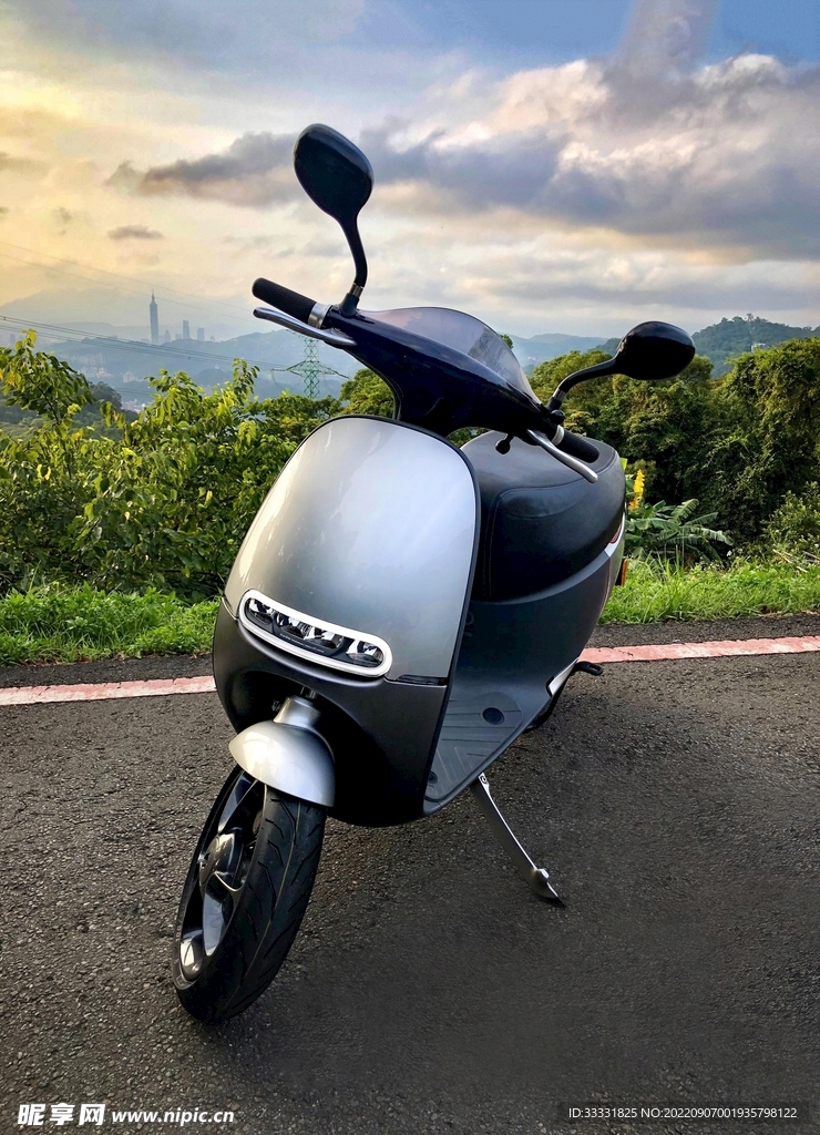 摩托车