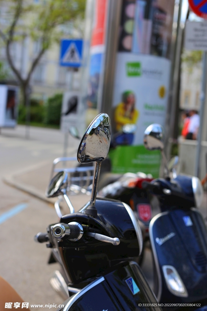 摩托车