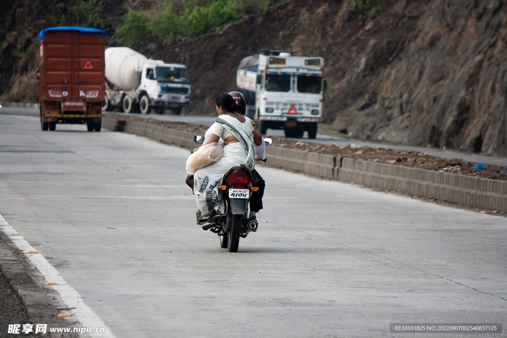 摩托车