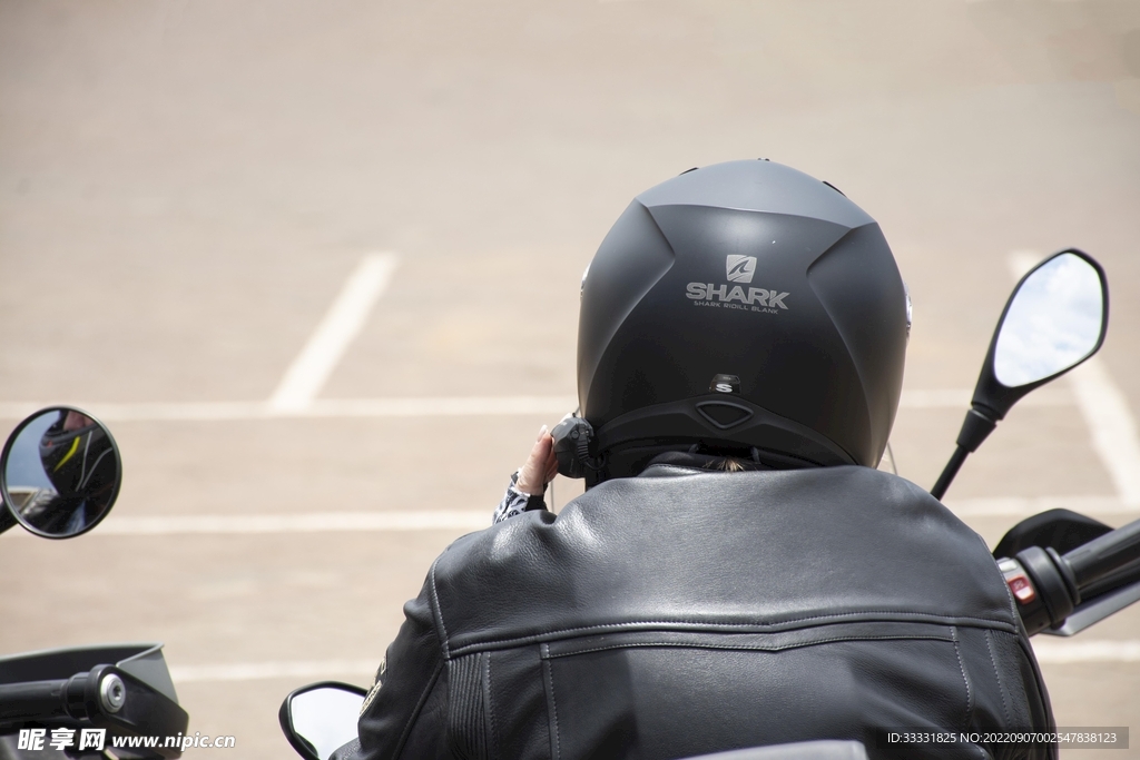 摩托车