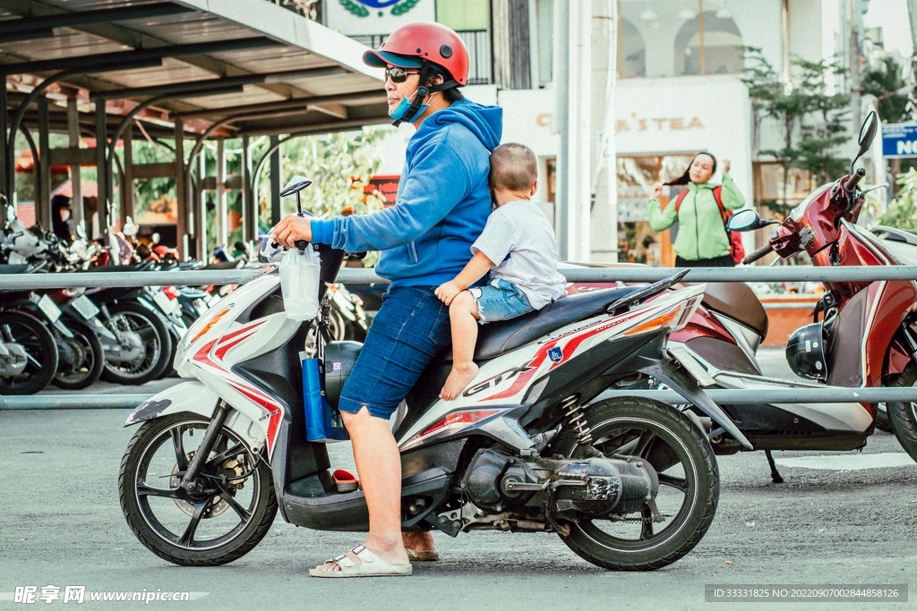 摩托车