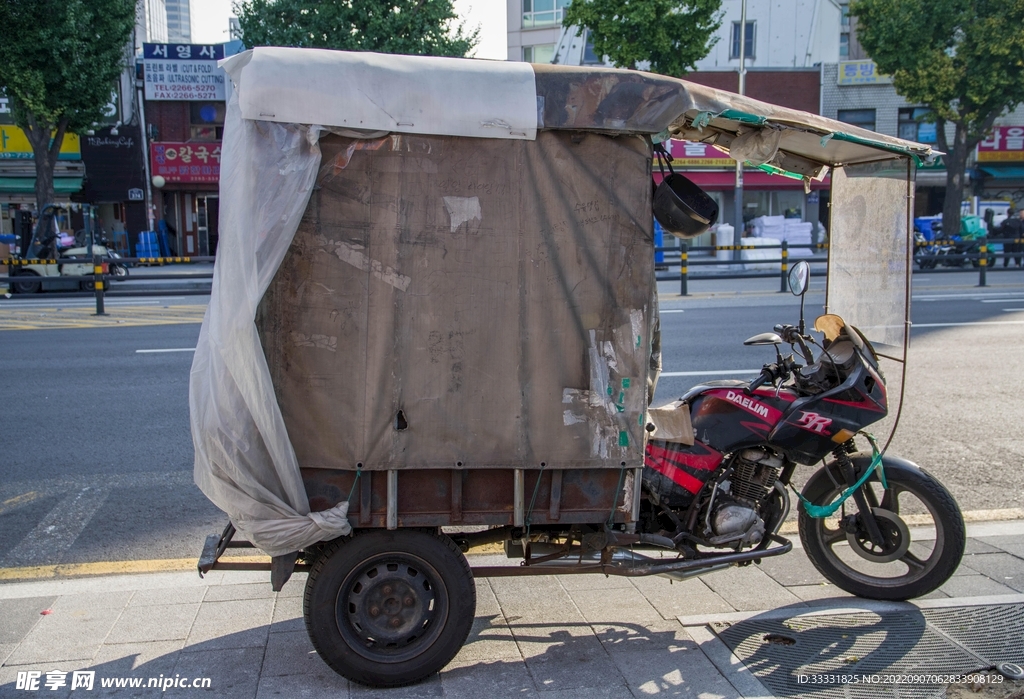 摩托车