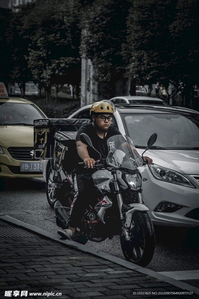 摩托车