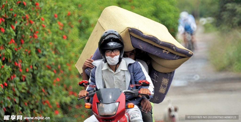 摩托车