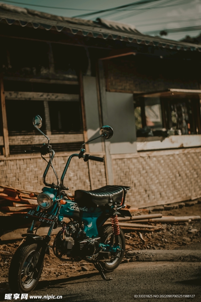 摩托车
