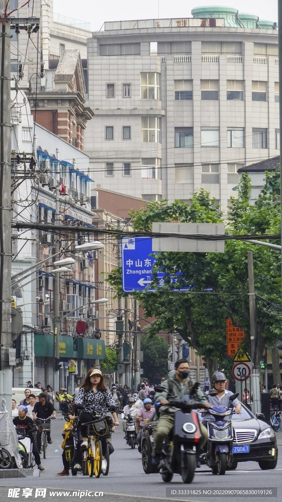 摩托车