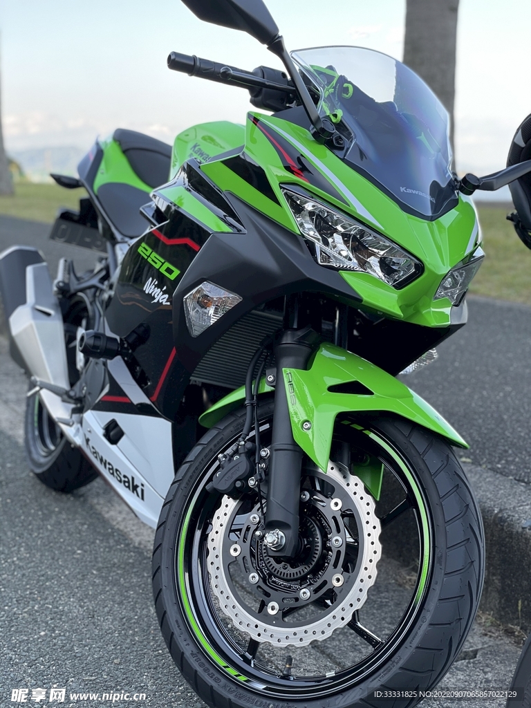 摩托车