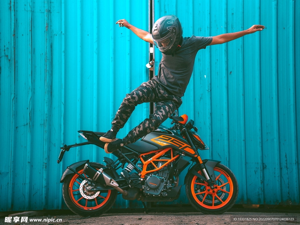 摩托车
