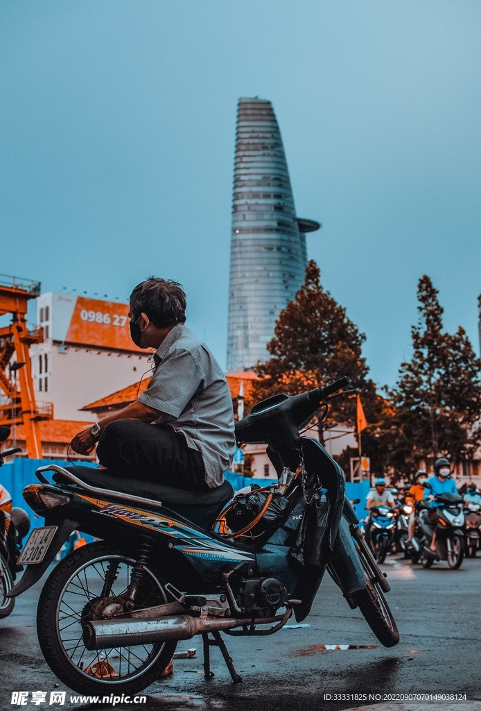 摩托车
