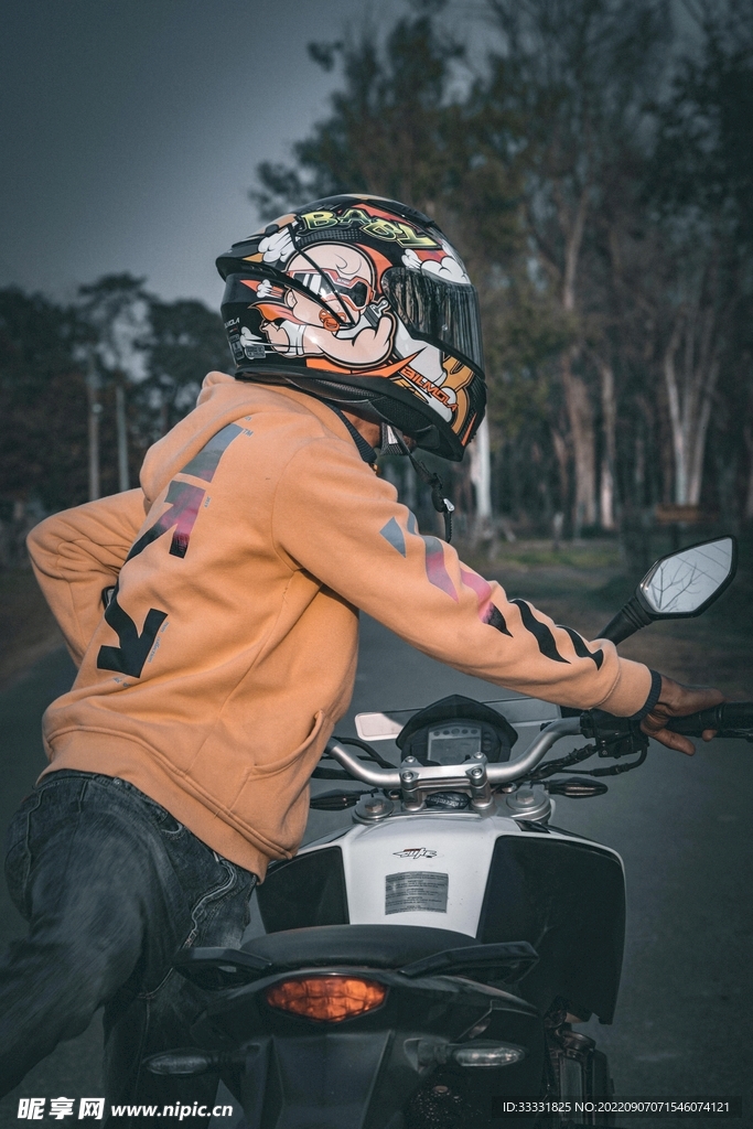 摩托车