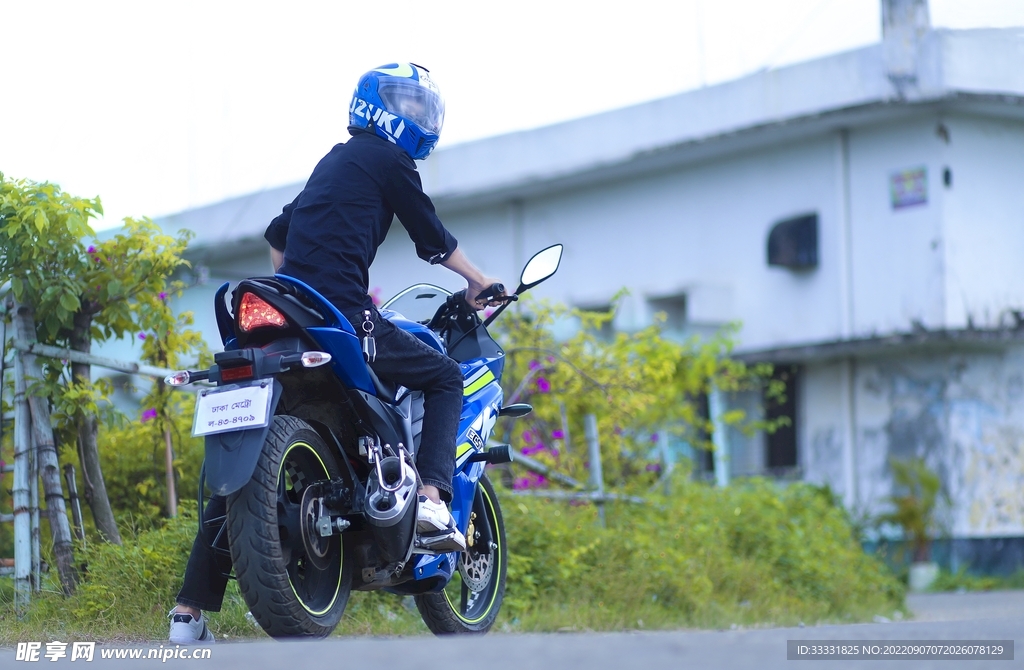 摩托车