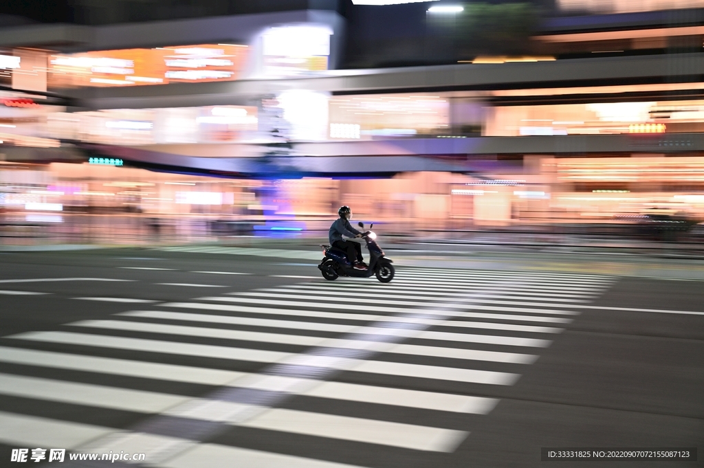 摩托车