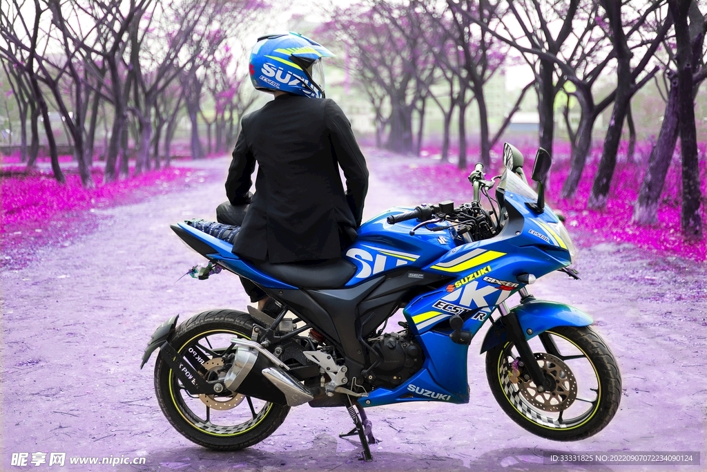 摩托车