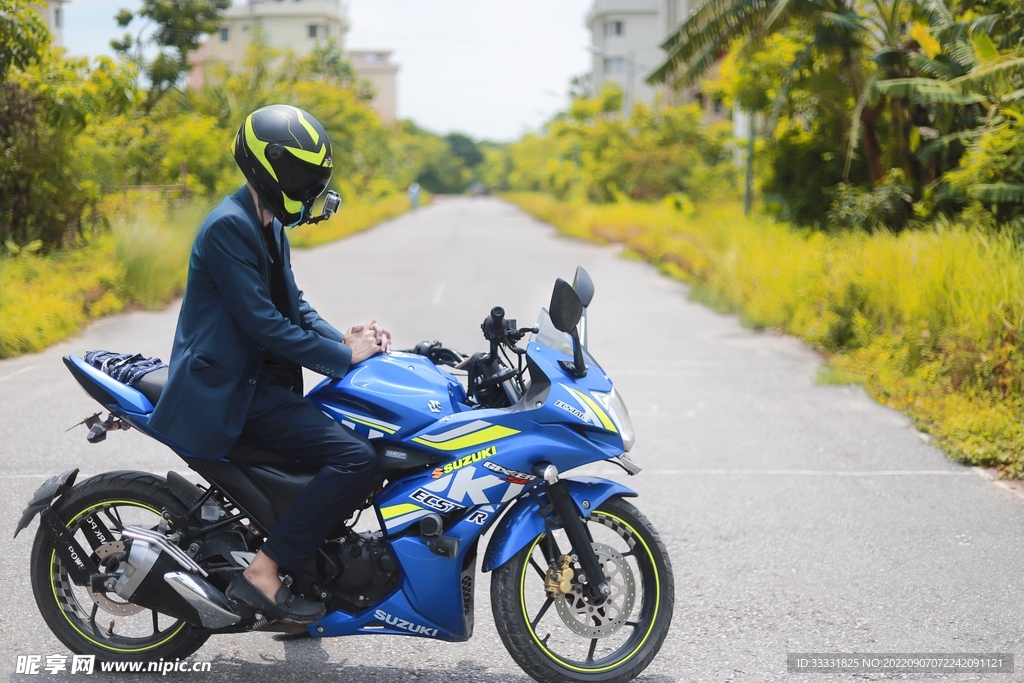 摩托车