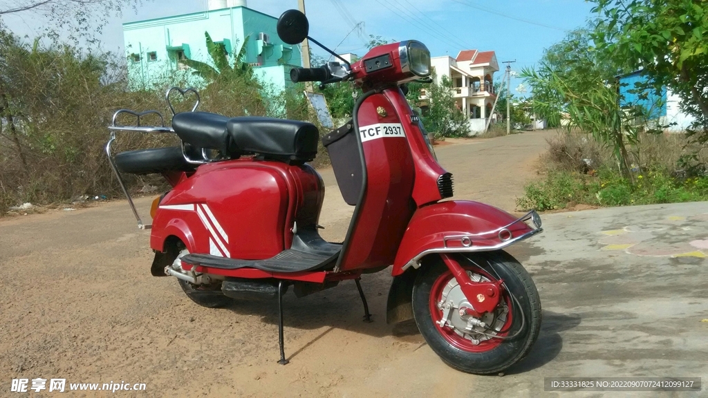 摩托车