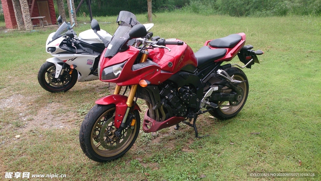 摩托车