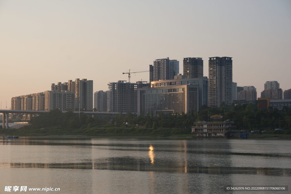 水边城市