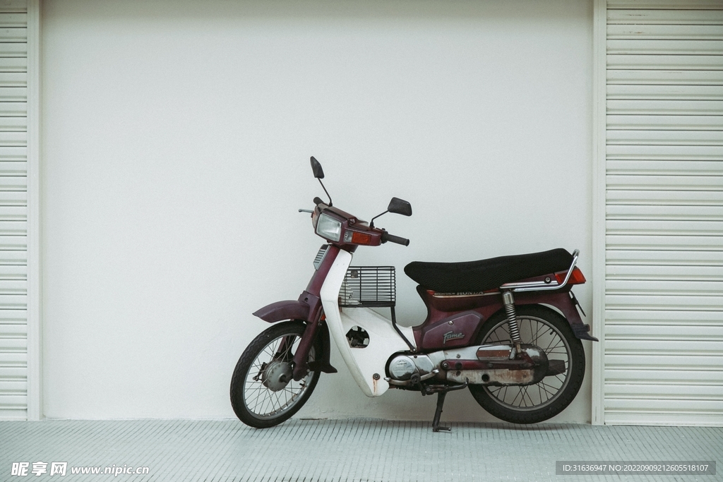 摩托车