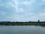 湿地公园湖边宝塔