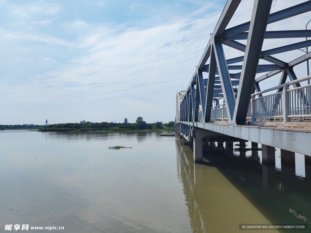 钢结构跨江大桥