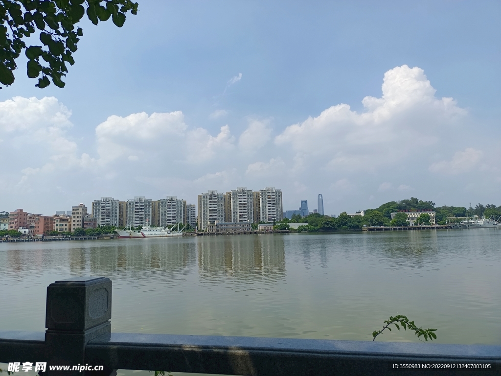 湖水 绿草 自然 风景 