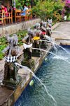巴厘岛水池雕塑