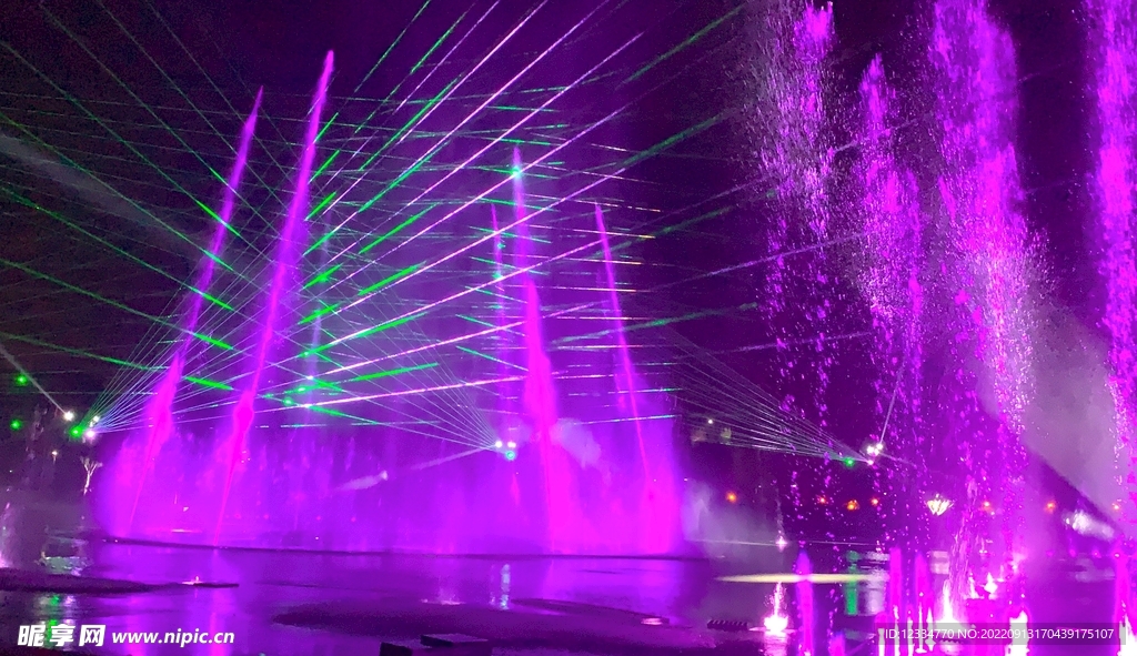 城市广场灯光秀音乐喷泉
