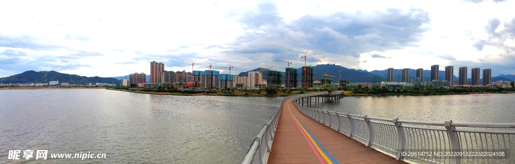 美丽的河道风景