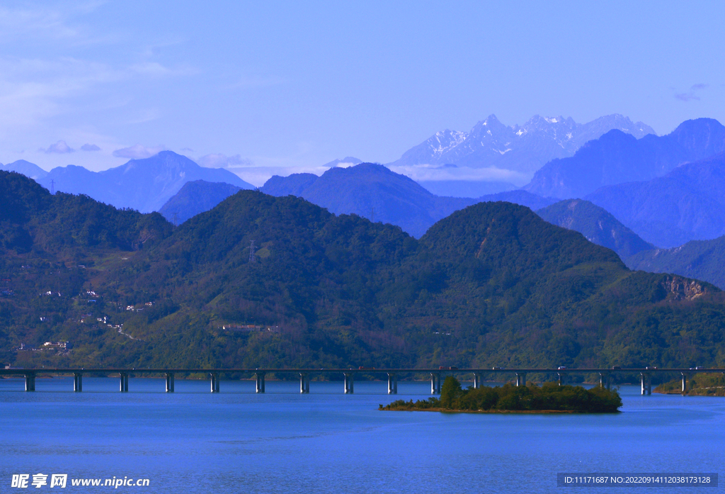 紫坪铺水库