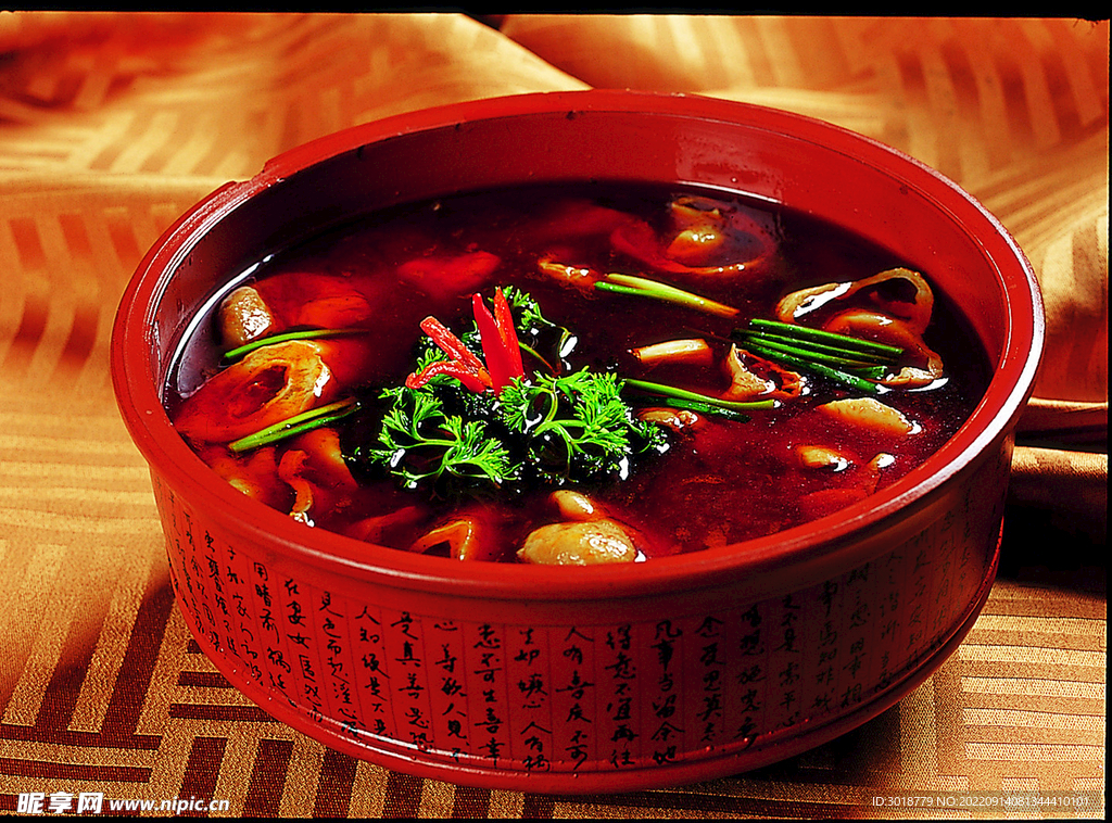 红油烧肥肠