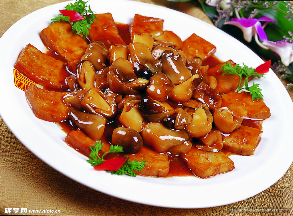 一品豆腐烧草菇