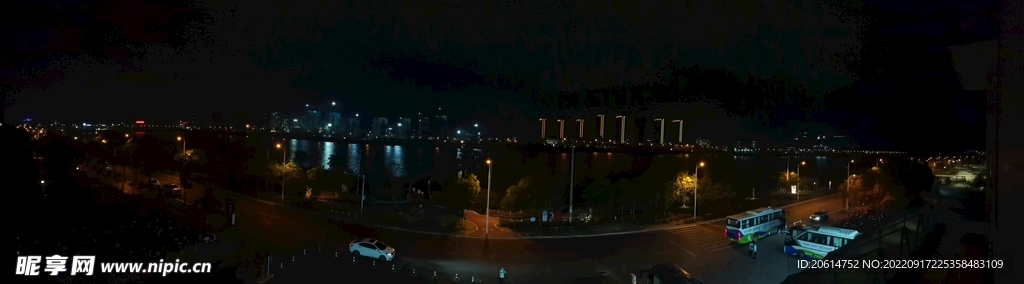 俯瞰壮丽的城市夜景