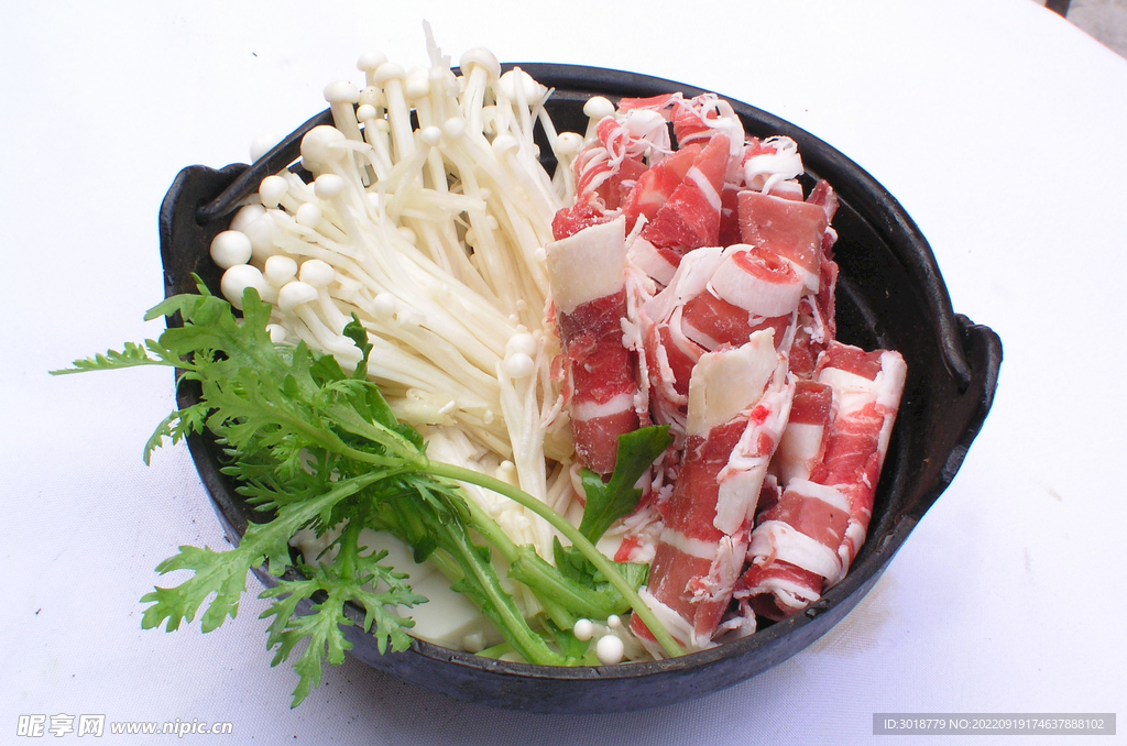 金菇肥牛锅