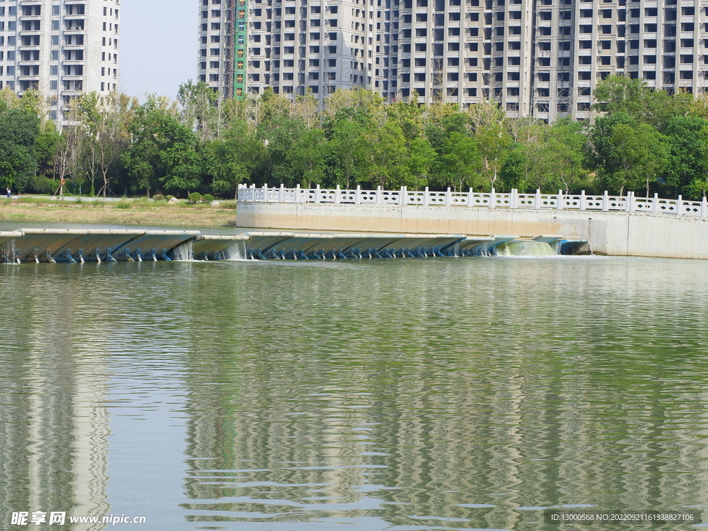 贾鲁河大坝