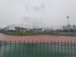 跑道赛道体育馆球场绿草铁围栏